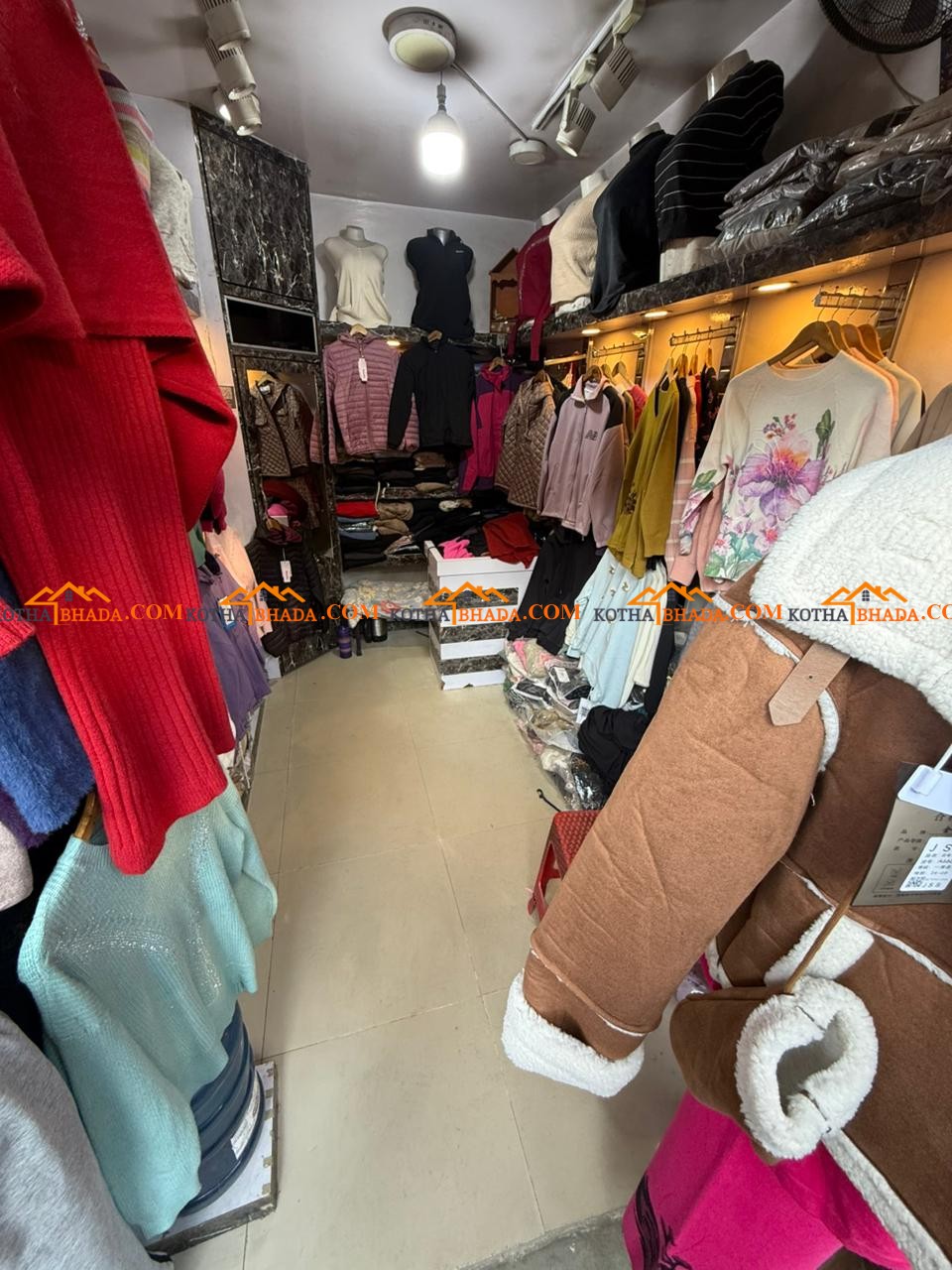 Shutter available for rent in Gwarko